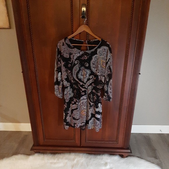 Express Dresses & Skirts - Express Womens Size M Drop Waist Dress Lined Scoop Neck 3/4 Sleeve Black/Paisley